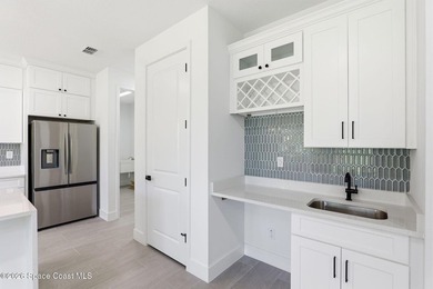 Move-in ready and perfectly positioned on a desirable CORNER LOT - photo 9