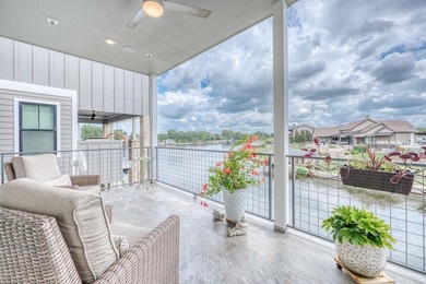 *Price Drop** Welcome to 108 Island Circle, a charming 3-bedroom - photo 6