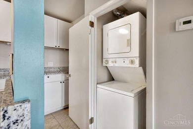 Beautifully updated Victorian offering stunning river views and - photo 12