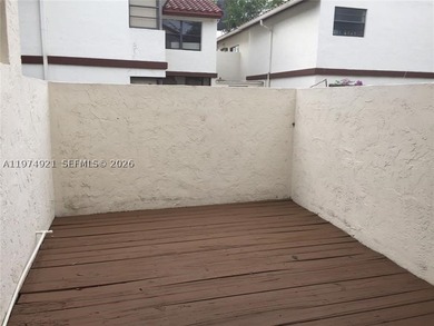 SPACIOUS 3/2 TOWNHOUSE IN GATED COMMUNITY. CONVENIENTLY LOCATED - photo 3