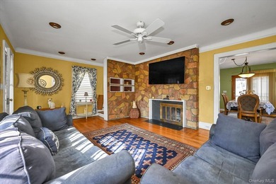 Location ! Location ! North Flushing Colonial on 4400 Sqft - photo 3