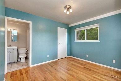 Beautifully updated Victorian offering stunning river views and - photo 15