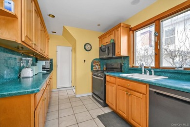 Location ! Location ! North Flushing Colonial on 4400 Sqft - photo 6