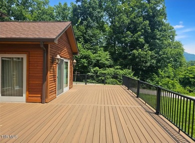 Luxury Mountain Estate on 15 Private Acres with Panoramic Views - photo 20