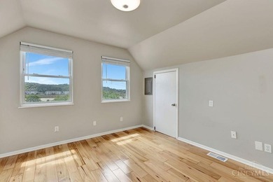 Beautifully updated Victorian offering stunning river views and - photo 21
