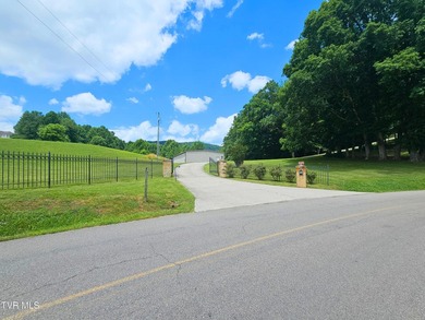 Luxury Mountain Estate on 15 Private Acres with Panoramic Views - photo 29