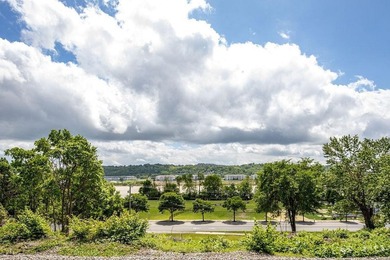 Beautifully updated Victorian offering stunning river views and - photo 32