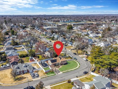 A Truly Unique Split Level 8 Room Home With Possible - photo 3