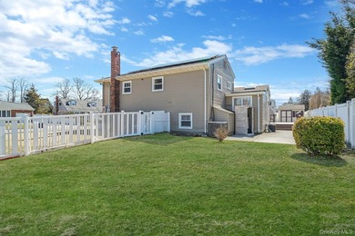 A Truly Unique Split Level 8 Room Home With Possible - photo 7