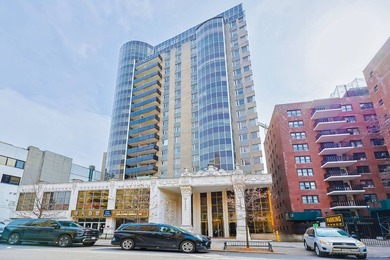 Perched high above the vibrant heart of Flushing, this elegant - photo 2