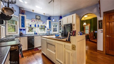 **Victorian Elegance Among the Treetops!** This large custom - photo 9