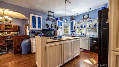 **Victorian Elegance Among the Treetops!** This large custom - photo 10
