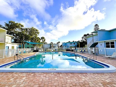 Island Living Just 5 Minutes To The Beach. A much sought after - photo 2