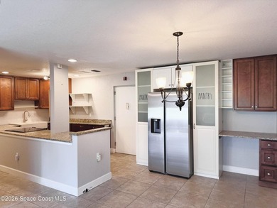 Island Living Just 5 Minutes To The Beach. A much sought after - photo 3