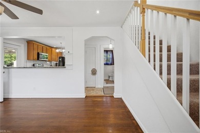 This single-family residence offers 4 bedrooms and 2 bathrooms - photo 11
