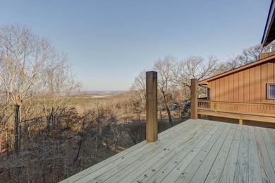 LAKE VIEWS AND ROOM TO SPREAD OUT! This beautiful home - photo 15