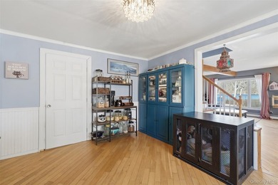 Charming 3-bedroom, 1.5-bath home in Mahopac with lake access to - photo 7