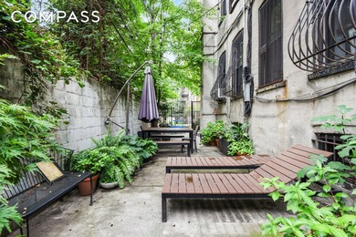 Sun-filled and thoughtfully renovated 1-bedroom in the heart of - photo 7