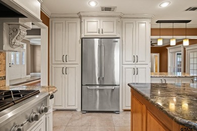 Welcome to refined living in the highly sought-after Mount - photo 11