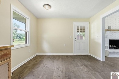 Welcome to this beautifully remodeled 3-bedroom, 1.5-bath, 1,111 - photo 12