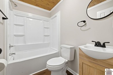 Welcome to this beautifully remodeled 3-bedroom, 1.5-bath, 1,111 - photo 14