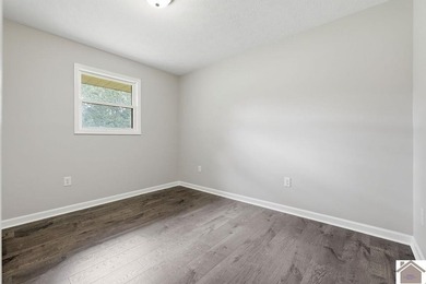Welcome to this beautifully remodeled 3-bedroom, 1.5-bath, 1,111 - photo 16