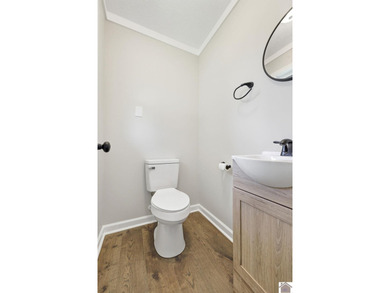 Welcome to this beautifully remodeled 3-bedroom, 1.5-bath, 1,111 - photo 20