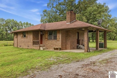 Welcome to this beautifully remodeled 3-bedroom, 1.5-bath, 1,111 - photo 21