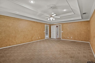 Welcome to refined living in the highly sought-after Mount - photo 22