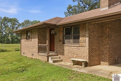 Welcome to this beautifully remodeled 3-bedroom, 1.5-bath, 1,111 - photo 22