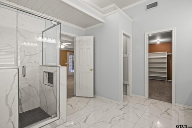 Welcome to refined living in the highly sought-after Mount - photo 25