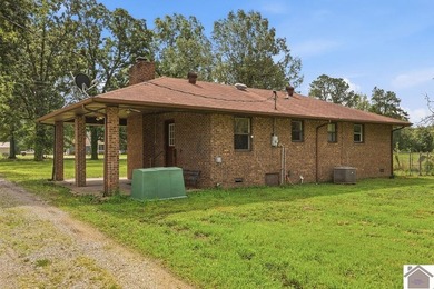 Welcome to this beautifully remodeled 3-bedroom, 1.5-bath, 1,111 - photo 25