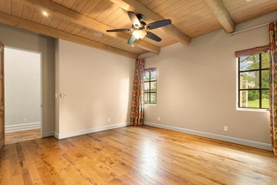 Waterfront Italian Villa in The Cascades Experience timeless - photo 26