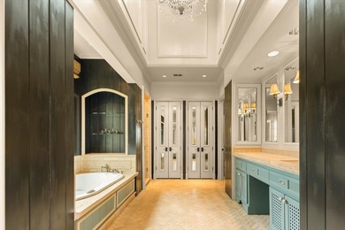 Waterfront Italian Villa in The Cascades Experience timeless - photo 29