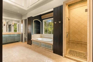 Waterfront Italian Villa in The Cascades Experience timeless - photo 30