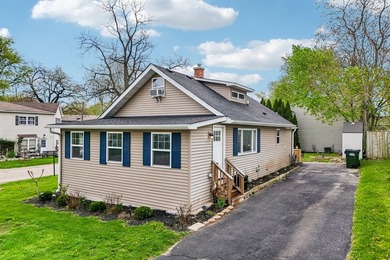 FULLY RENOVATED in 2023, this 3-bedroom home on a corner lot - photo 31