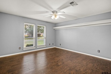 Welcome to refined living in the highly sought-after Mount - photo 32