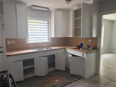 Selling AS IS! This property is perfect for investors, flippers - photo 3