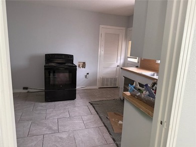 Selling AS IS! This property is perfect for investors, flippers - photo 4