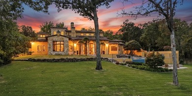 Waterfront Italian Villa in The Cascades Experience timeless - photo 37