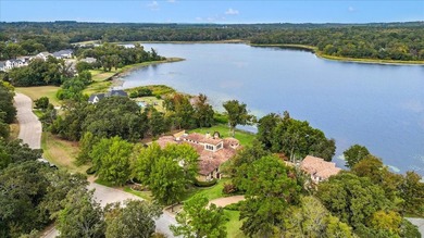 Waterfront Italian Villa in The Cascades Experience timeless - photo 40