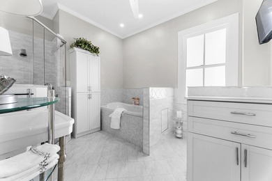 Step inside this sunny, light-filled Charleston masterpiece--a - photo 46