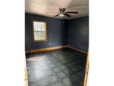 Selling AS IS ! Looking for investors, flippers, or buyers ready - photo 4