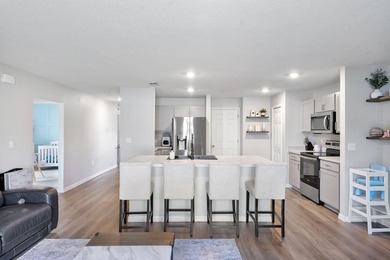 Discover this stunning 4 bedroom, 2 bathroom single family home - photo 12