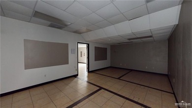 Prime 2,912 SF commercial building located directly in front of