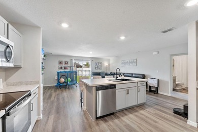 Discover this stunning 4 bedroom, 2 bathroom single family home - photo 13