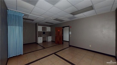 Prime 2,912 SF commercial building located directly in front of