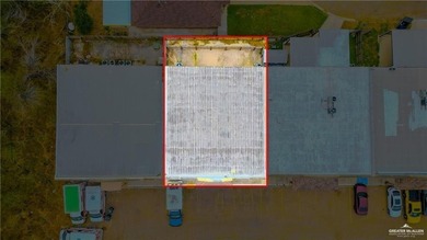 Prime 2,912 SF commercial building located directly in front of