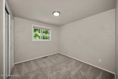 Room for everything-including the toys! This updated 4 bed, 2 - photo 22
