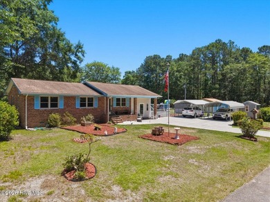 Located just 15 minutes from Ocean Isle Beach, this Shallotte - photo 2